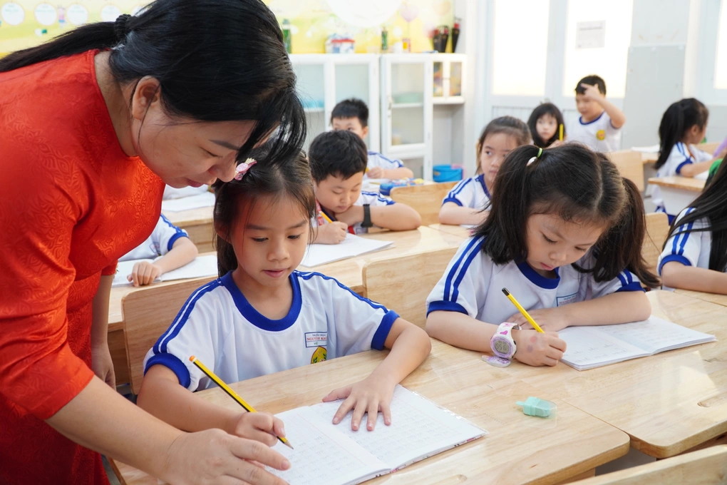 Hình ảnh minh họa cho thông tin mới nhất về việc tuyển dụng giáo viên TPHCM 2025 nhằm đáp ứng nhu cầu giáo dục.