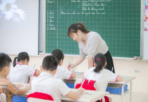Yêu cầu năng lực ngoại ngữ đối với giáo viên tiểu học từ 25/9/2025
