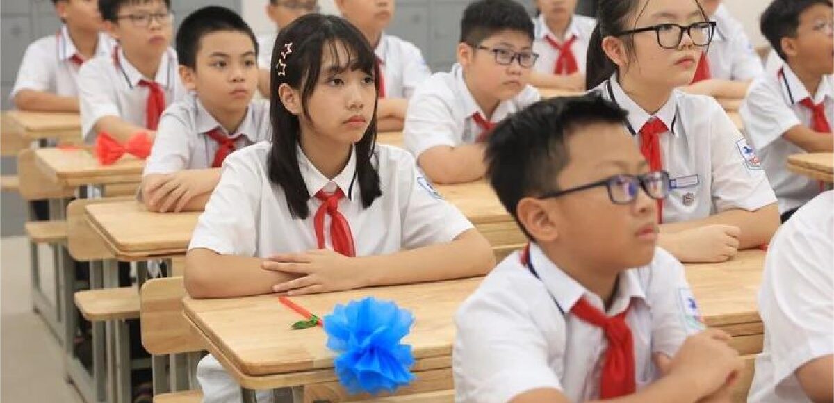 Học sinh TP HCM hào hứng với chính sách dạy 2 buổi/ngày TP HCM 2025 không thu phí, tạo cơ hội học tập và phát triển toàn diện.