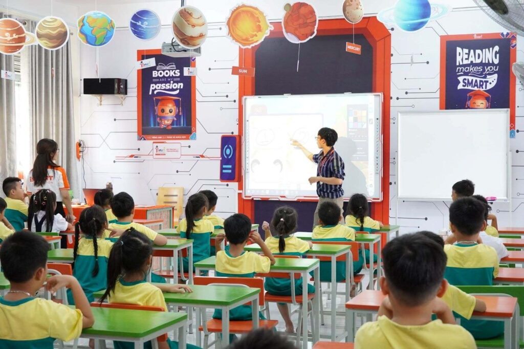 Tiếng Anh thành ngôn ngữ thứ hai: Bước chuyển mình của giáo dục Việt Nam từ đội ngũ giáo viên