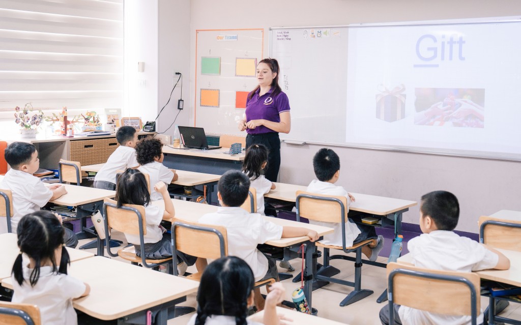 Tiếng Anh thành ngôn ngữ thứ hai: Bước chuyển mình của giáo dục Việt Nam từ đội ngũ giáo viên