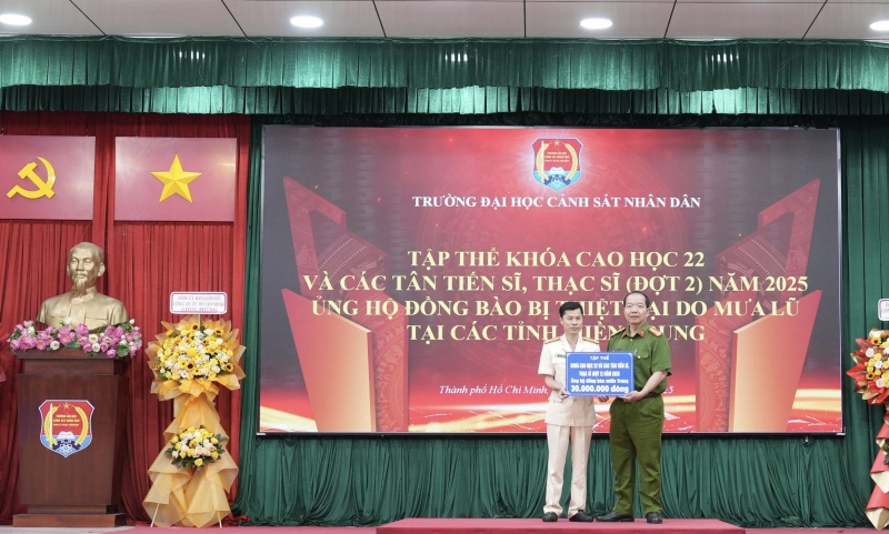 Trường Đại học CSND trao bằng tiến sĩ, thạc sĩ cho nghiên cứu sinh, học viên