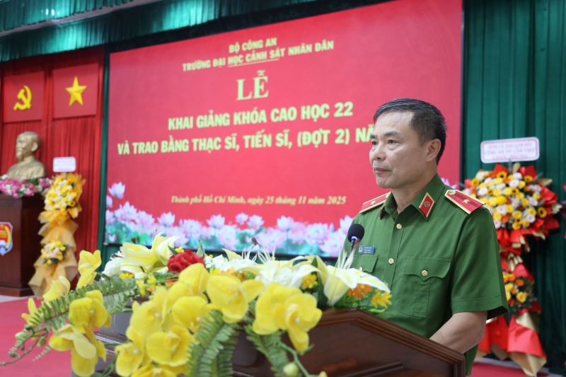 Trường Đại học CSND trao bằng tiến sĩ, thạc sĩ cho nghiên cứu sinh, học viên