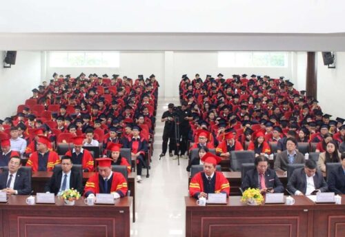 Trường Đại học Sư phạm Kỹ thuật Đà Nẵng trao bằng tốt nghiệp cho gần 500 sinh viên năm 2025