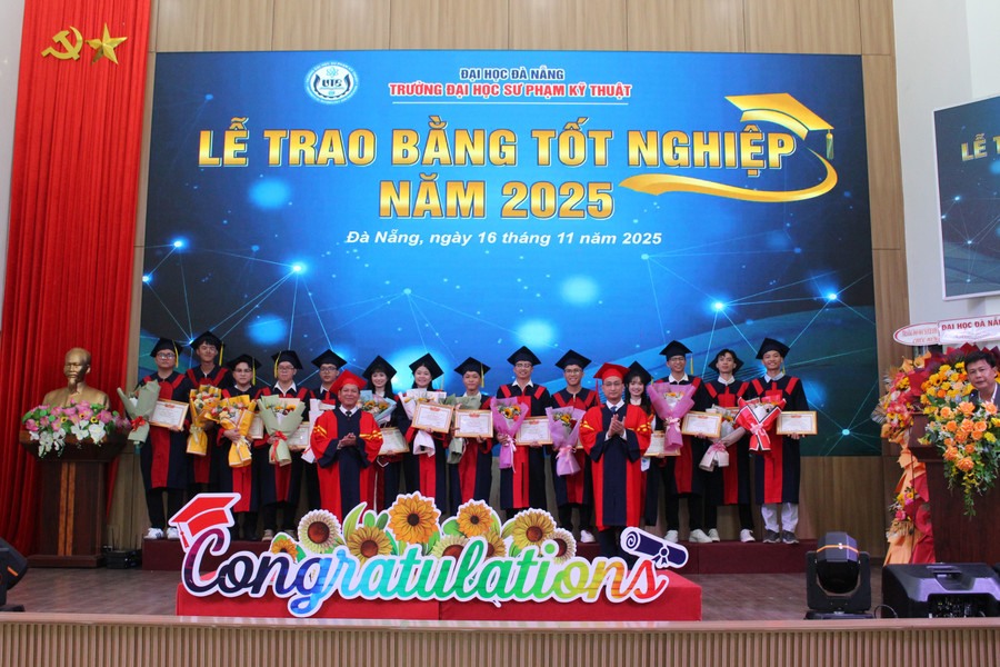 Trường Đại học Sư phạm Kỹ thuật Đà Nẵng trao bằng tốt nghiệp cho gần 500 sinh viên năm 2025