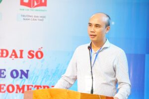 Hội thảo lý thuyết điểm kỳ dị và hình học đại số tại Trường Đại học Phan Thiết