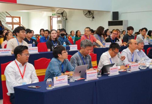 Hội thảo lý thuyết điểm kỳ dị và hình học đại số tại Trường Đại học Phan Thiết