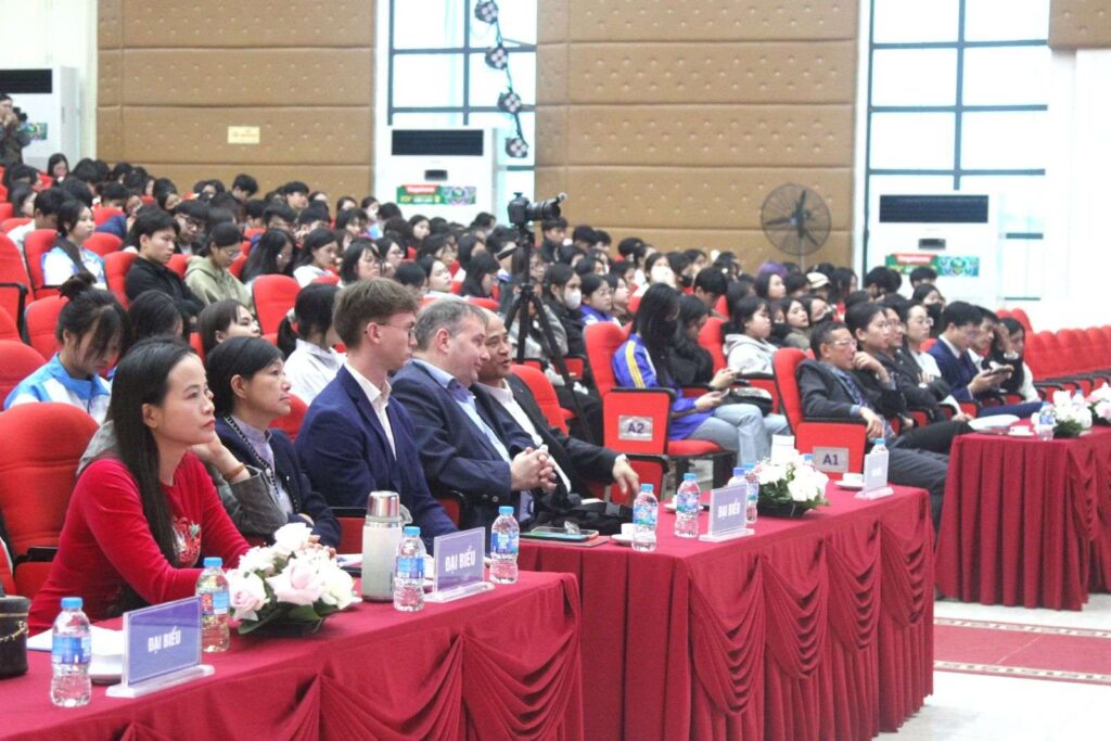 Tư vấn định hướng nghề nghiệp, cơ hội việc làm tại CHLB Đức cho sinh viên Đại học Thái Nguyên