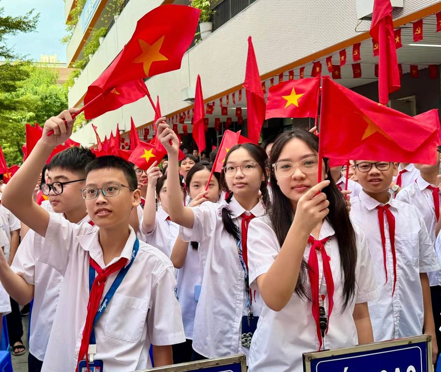 UEED chúc mừng khai giảng năm học 2026-2027 trên toàn quốc