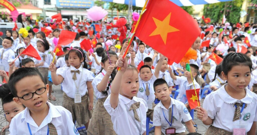 UEED chúc mừng khai giảng năm học 2026-2027 trên toàn quốc